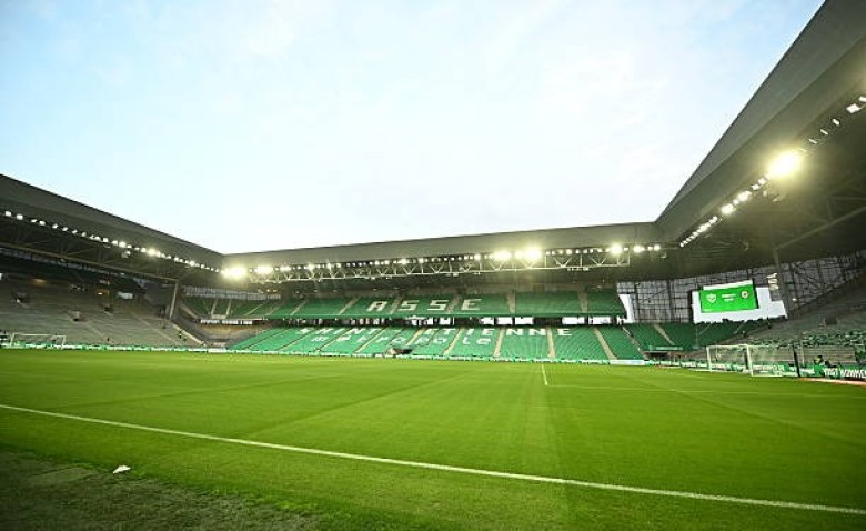Illustration : "Mercato ASSE : Un flop monumental métamorphosé, son retour en France se précise !"