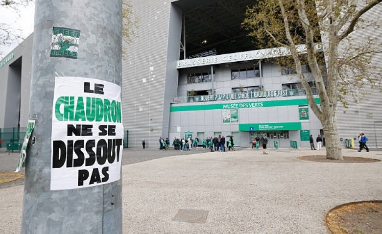 Illustration : "Mercato ASSE : Deux départs déjà validés, le coach de Pau s'enflamme pour les ex-Verts !"