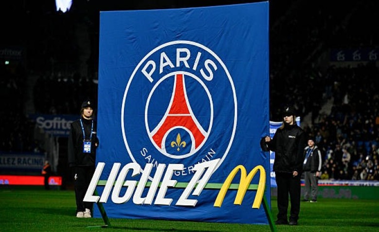 Illustration : "Mercato PSG : Après Barcola, un autre crack pousse pour un départ"
