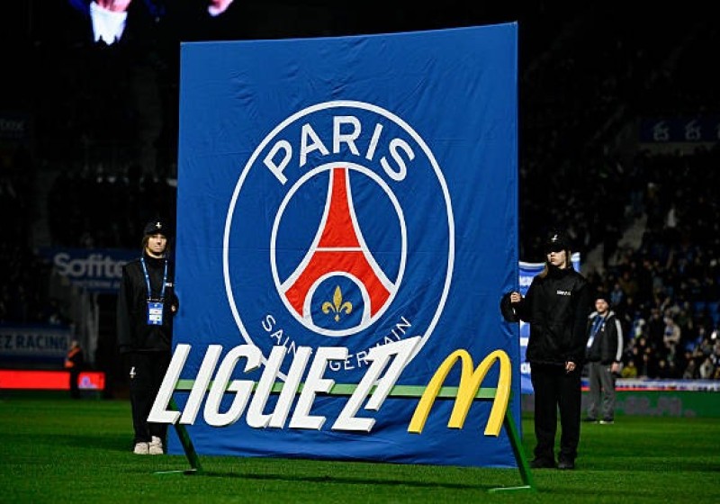 Illustration : Mercato PSG : Après Barcola, un autre crack pousse pour un départ