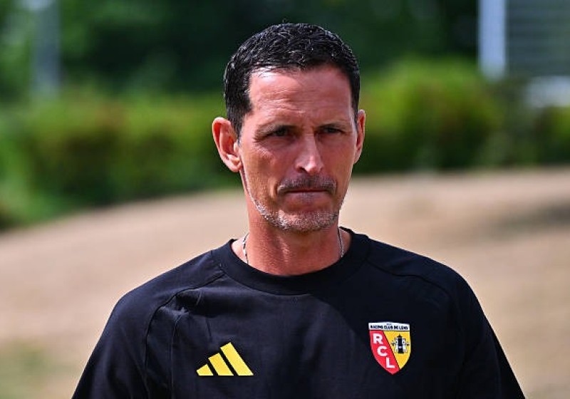 Illustration : Mercato Lens : Un ex-joueur de Ligue 1 ciblé pour booster l'attaque !