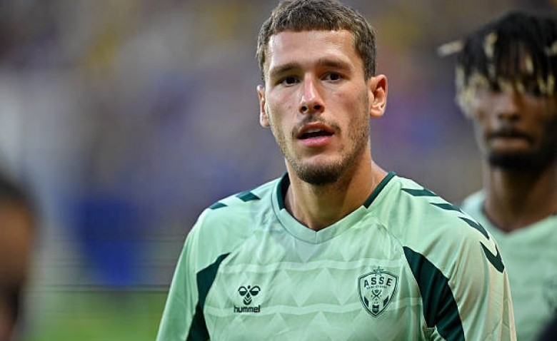 Illustration : "Mercato ASSE : Lucas Stassin tout proche d'un départ !"