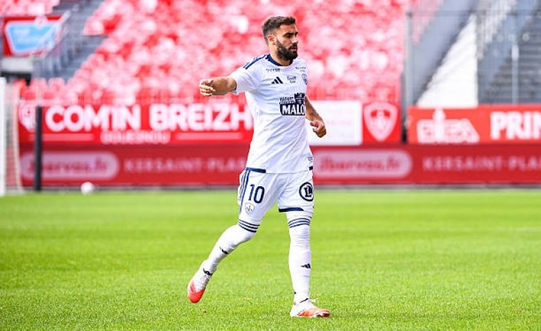 Illustration : "Mercato Brest : Entre l'Angleterre et la Turquie, Romain Del Castillo a tranché pour son avenir !"