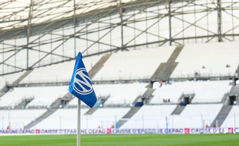 Illustration : "Mercato OM : Négociations brûlantes avec la Juventus pour un prêt !"