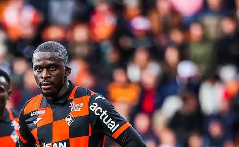 Illustration : "Mercato Lorient : Incroyable poisse pour Bamba Dieng dont le transfert vole en éclats !"