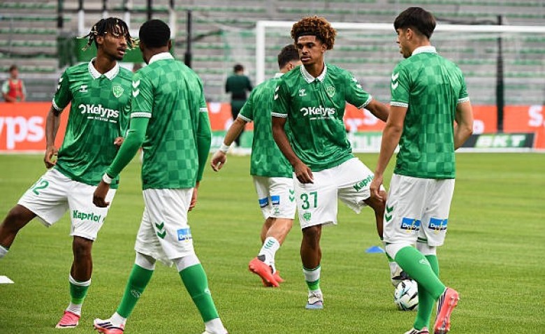 Illustration : "Mercato ASSE : Un enfant du club file en Espagne !"