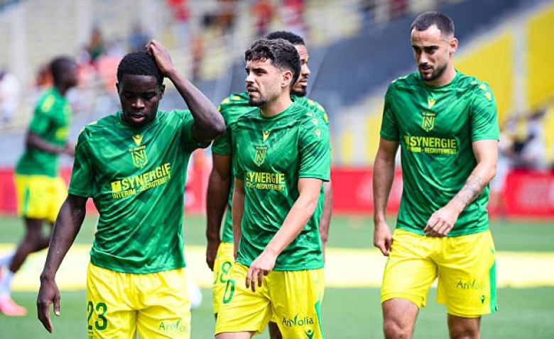 Illustration : "Mercato Nantes : Le FCN refuse une offre monstre pour son crack défensif"