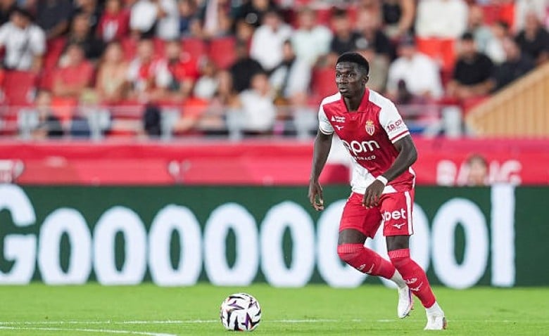 Illustration : "Mercato Monaco : Pourquoi Liverpool a snober Lamine Camara cet été ?"