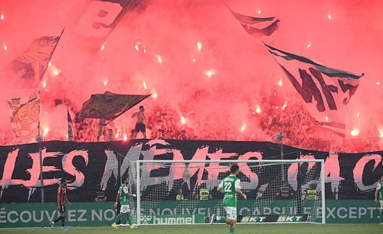 Illustration : "ASSE : Les recrues sans voix devant la ferveur des supporters"