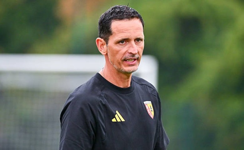 Illustration : "RC Lens : La vérité éclate sur le limogeage choc de Dino Toppmöller"