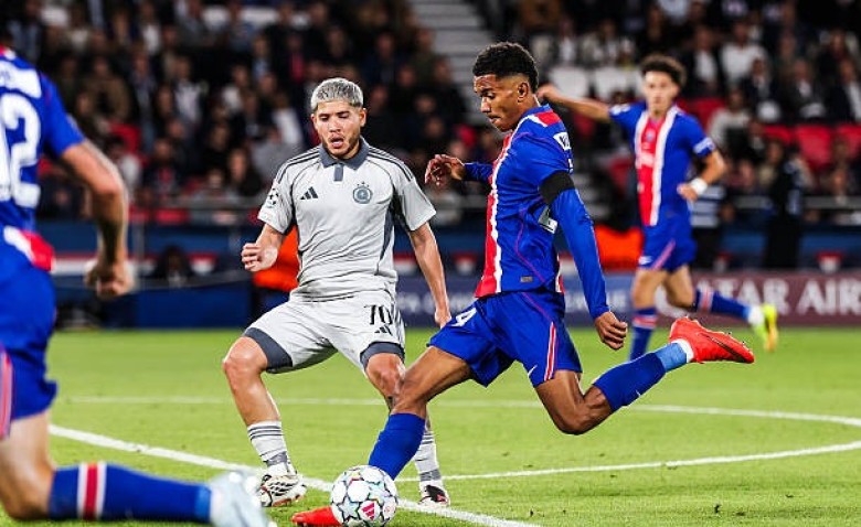 Illustration : "Mercato PSG : Chelsea et le Bayern Munich attentifs à la situation de Senny Mayulu"