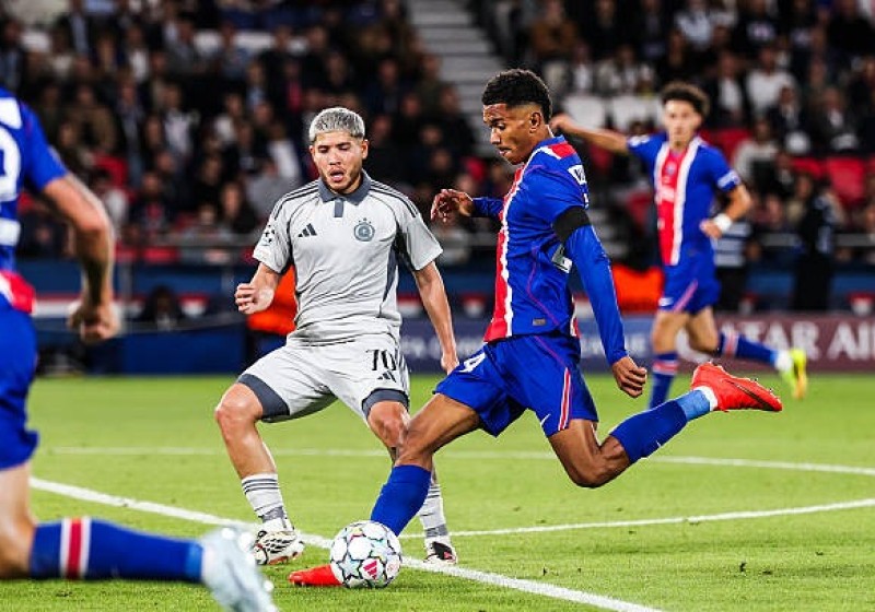 Illustration : Mercato PSG : Chelsea et le Bayern Munich attentifs à la situation de Senny Mayulu