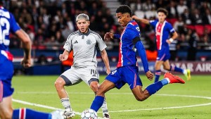 Illustration : Mercato PSG : Chelsea et le Bayern Munich attentifs à la situation de Senny Mayulu