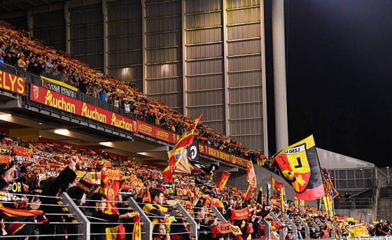 Illustration : "RC Lens : Pourquoi le RCL accepte de perdre 25 000 euros par rencontre ?"