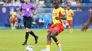 Illustration : Ex-Lens : Malang Sarr victime d'agression et d'extorsion lors de sa signature à NEOM