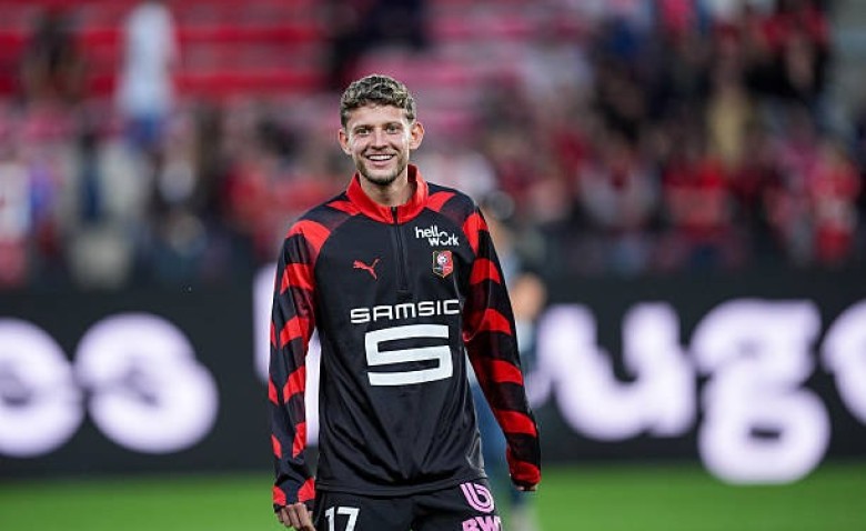Illustration : "Mercato Rennes : Le Napoli fait de Sebastian Szymanski sa priorité hivernale !"