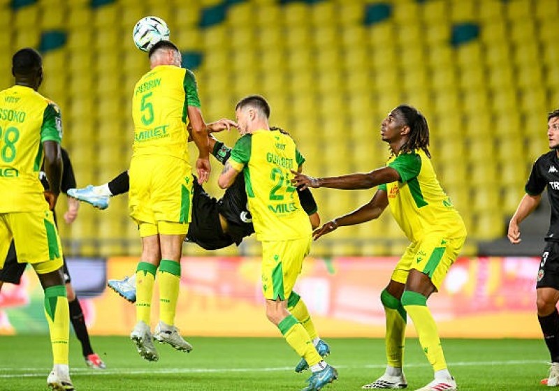 Illustration : FC Nantes : Un joyau nantais évacué en urgence avec la sélection