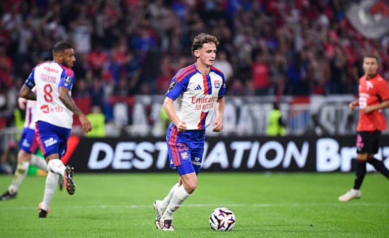 Illustration : "OL : Tyler Morton courtisé en Premier League mais Lyon fixe des conditions strictes"