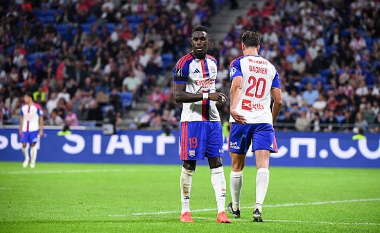 Illustration : "OL : Moussa Niakhaté blessé et écarté des terrains avant Lens"