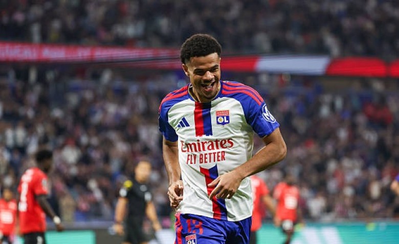 Illustration : "Mercato : L'OM a tenté de chiper Zachary Athekame à l'OL cet été"