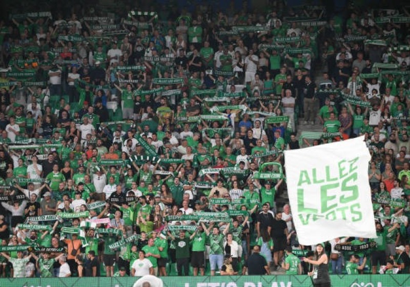 Illustration : Red Star - ASSE : La menace XXL brandie contre les supporters des Verts