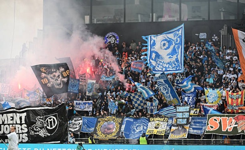 Illustration : "OM : Les ultras exigent des comptes après la débâcle européenne"